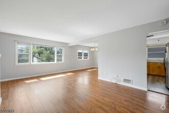 Building Photo - 238 Lakewood Dr