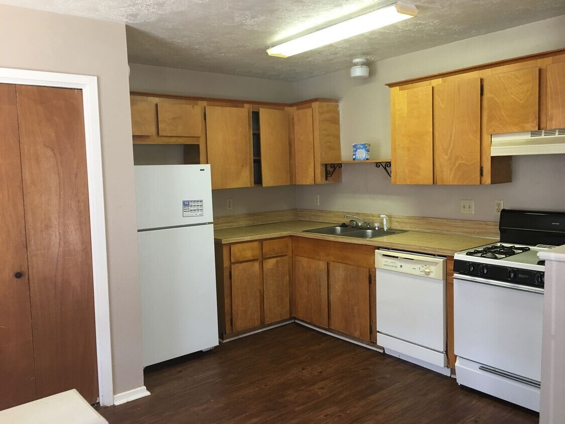 Foto del edificio - 2/1 Duplex Available For Prelease!