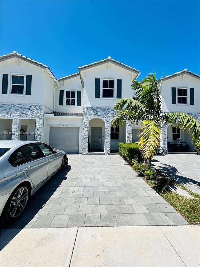 Building Photo - 2617 SE 10th St