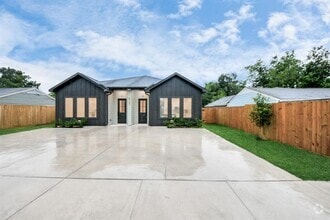 Building Photo - 5137 Pederson St