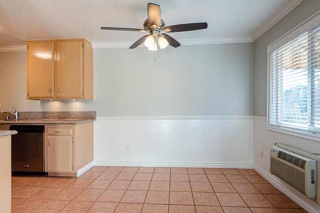 Dining Room - Don Tomaso Apartments