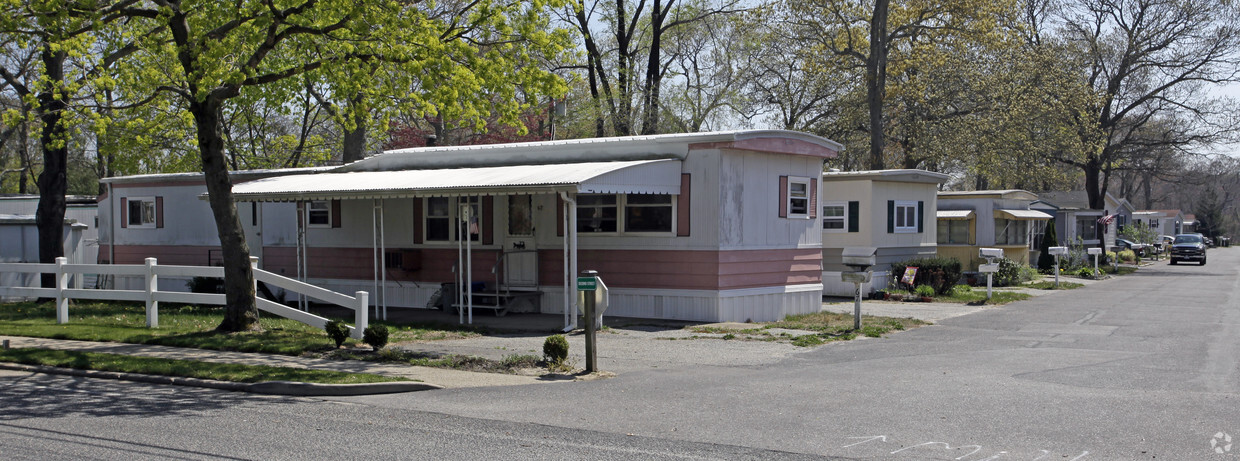 Primary Photo - Riverhaven Park