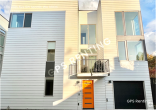 Building Photo - 4310 26th Ave SW