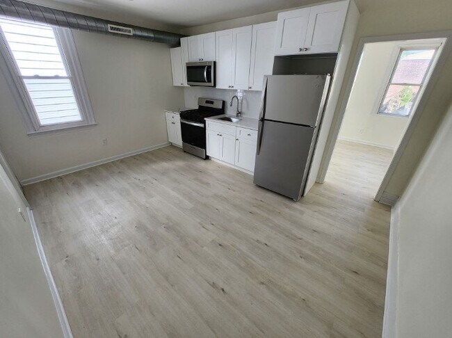 Foto del edificio - 348 W Queen Ln