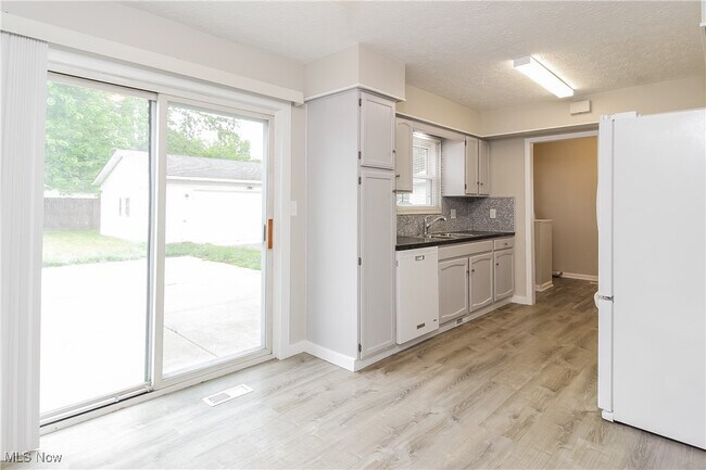 Foto del edificio - 4757 Orchard Rd