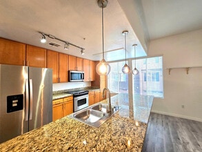 Building Photo - 6605 N 93RD Ave