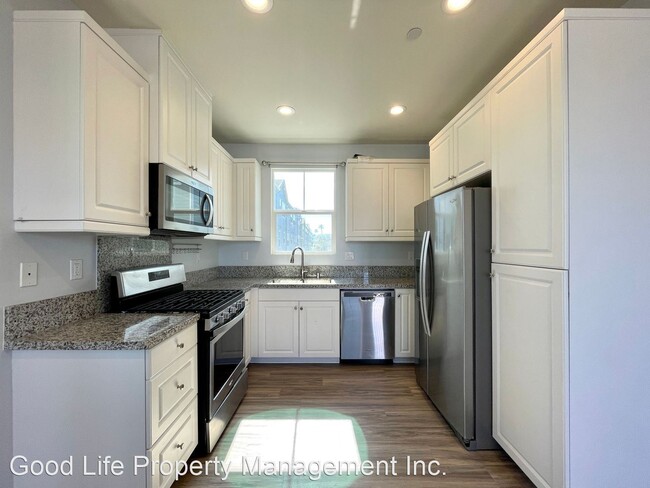 Building Photo - 3 br, 3 bath House - 513 Finch Ln