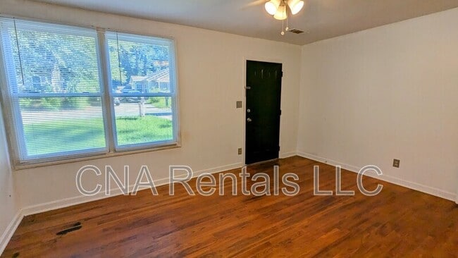 Building Photo - 370 Roosevelt Cir NE