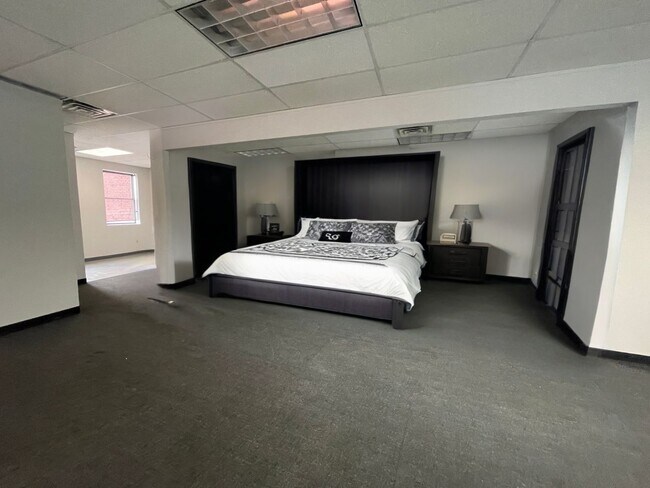 Photo - 1801 E Carson St Apartment