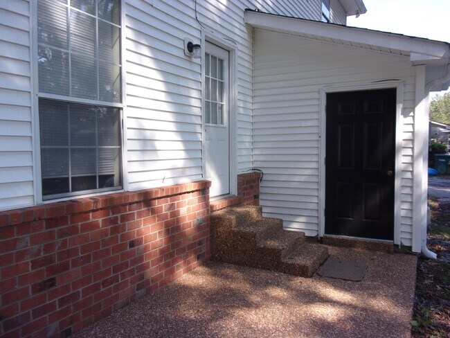 Building Photo - 1716 Monument Ln