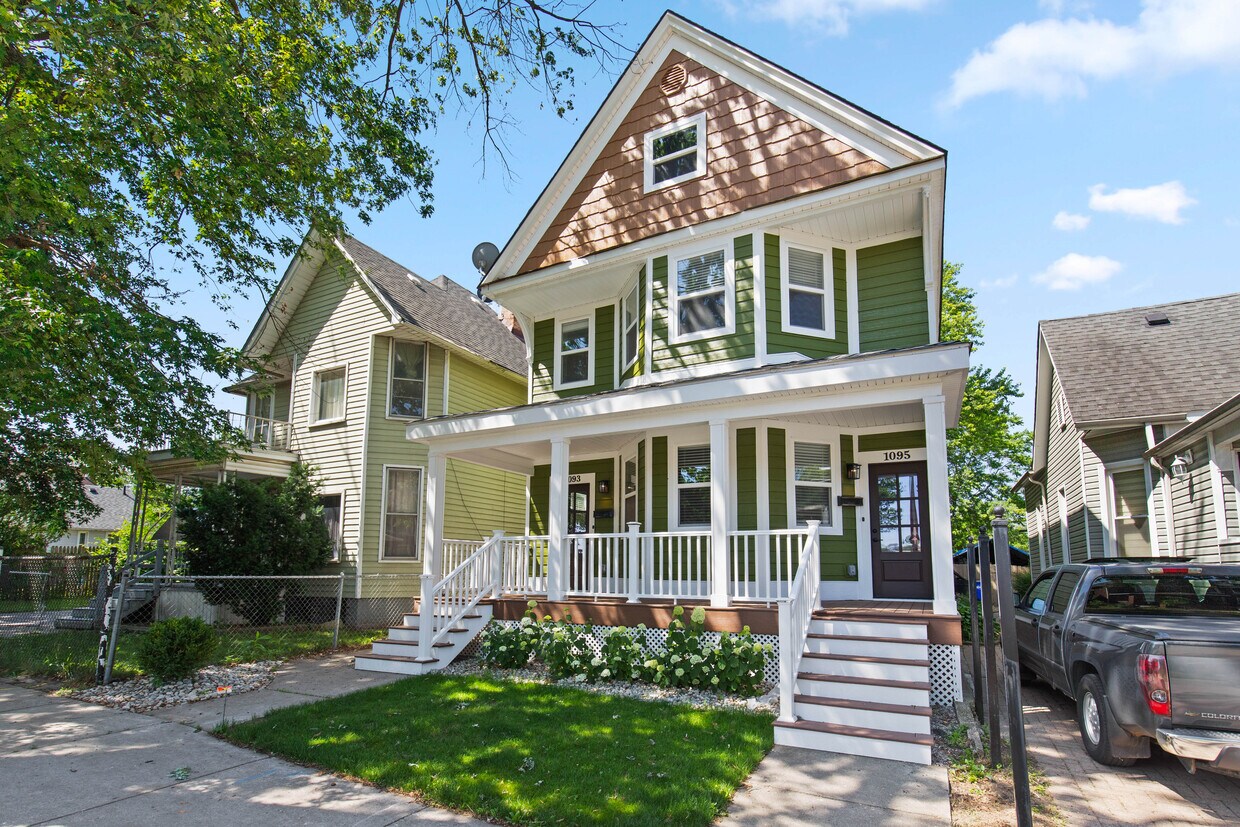 Foto principal - 1095 McKinstry St