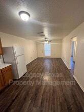 Building Photo - 1110 Williams Ave