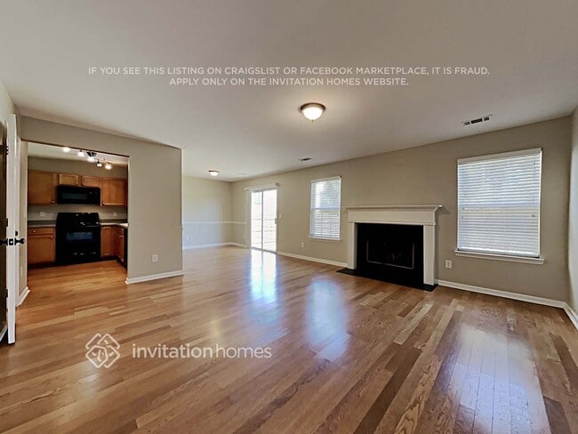 Building Photo - 2730 Englewood Dr