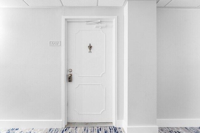 Foto del edificio - 3215 S Ocean Blvd