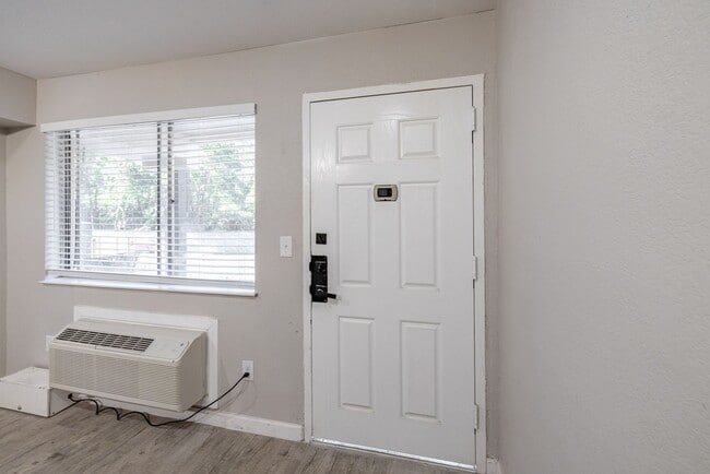 Interior Photo - Alma Apartments