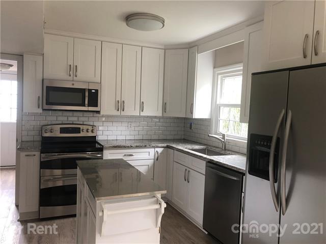 Building Photo - 812 Lightwood Dr