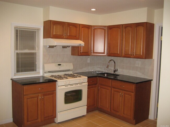 Building Photo - 211-22-211-45 45th Dr