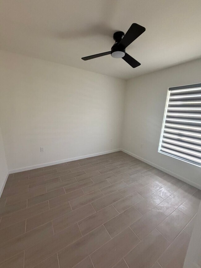 Foto del edificio - 1721 NE 23rd St