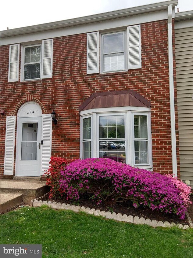 204 Leeds Ct E, Warrenton, VA 20186 Condo for Rent in Warrenton, VA