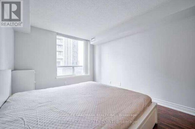 Building Photo - 35 Empress Ave
