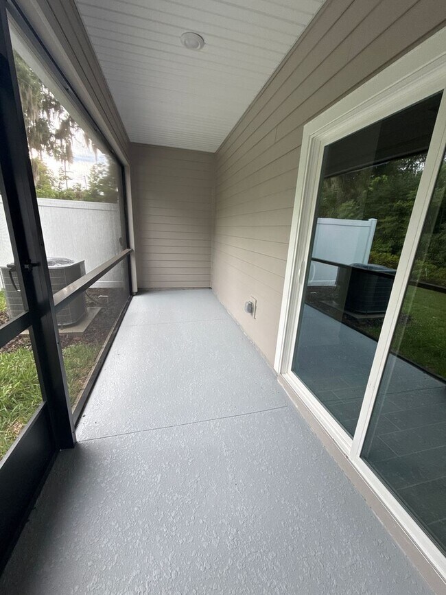 Foto del edificio - Oak Hammock Preserve Townhomes - New Construction - 3/2.5/1 1672 sqft ***Won't Last***