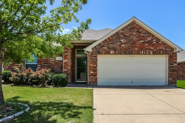 Building Photo - 1235 Sweetwater Dr