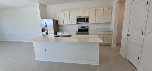 Foto del edificio - 548 Hart Ln