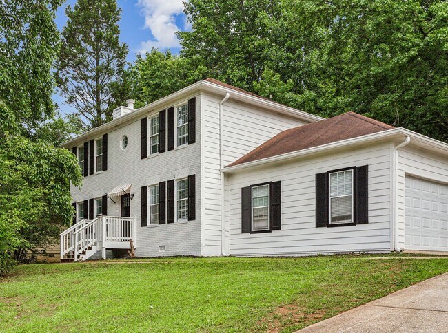Building Photo - 3 bed 3 bath in Jonesboro!