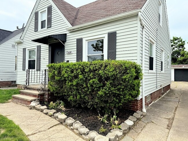 Building Photo - 13614 Sherry Ave