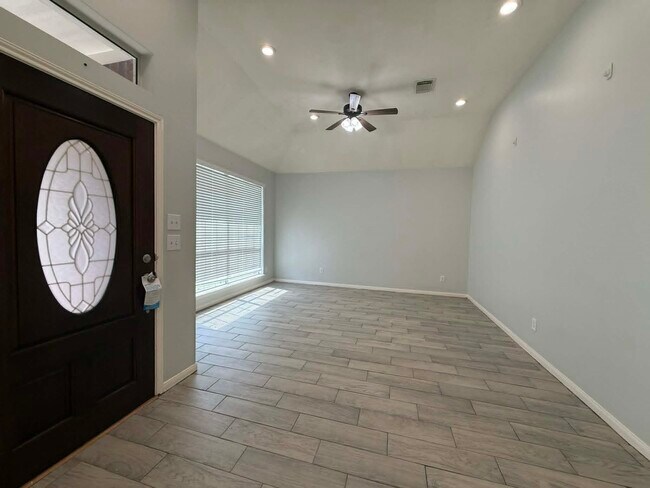 Foto del edificio - 13814 Bink Ct