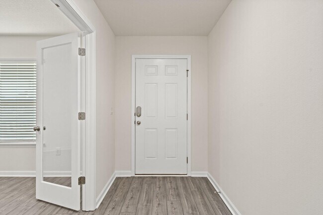 Foto del edificio - 794 Riverwalk Cir