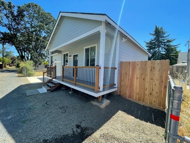 Building Photo - 1765 Waller St SE