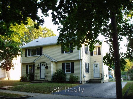 Primary Photo - 49 Underwood Ave