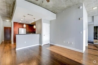 Building Photo - 360 Nueces St