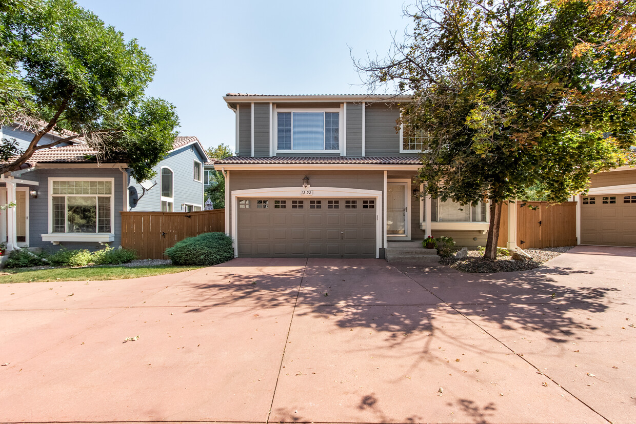 Primary Photo - 1292 Braewood Ave