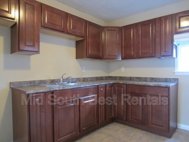 Building Photo - 3088 Brookdale St