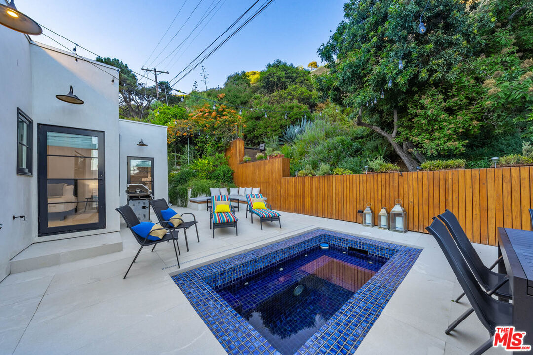 Foto principal - 1948 N Curson Ave