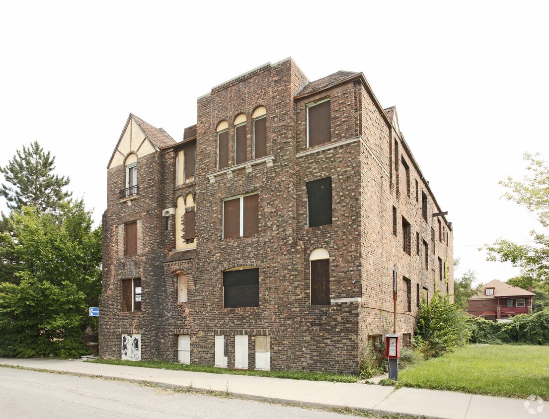 2405 Ewald Cir, Detroit, MI 48238 Apartments in Detroit, MI