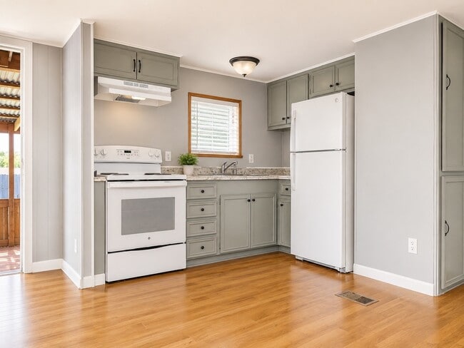 Building Photo - 1508 Darden Dr