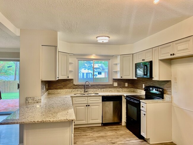 Building Photo - 1411 Old Farm Dr