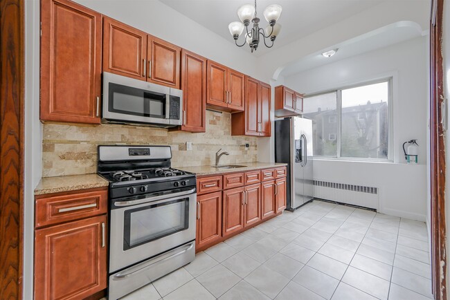 Building Photo - 212 69th St