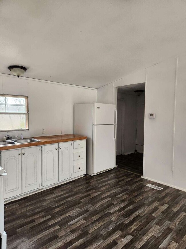 Foto del edificio - 3 Bedroom 2 Bathroom minutes from Silver D...