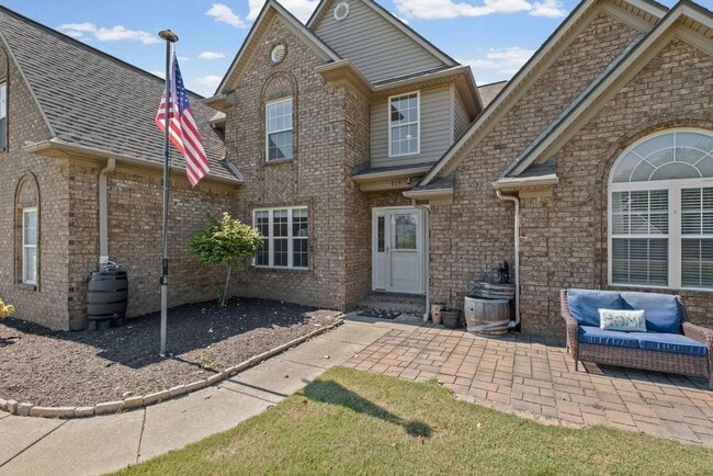 Building Photo - 713 Elizabeth Dr