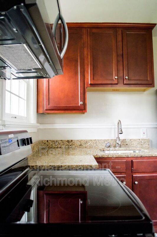 Building Photo - 4500 Eastover Ave