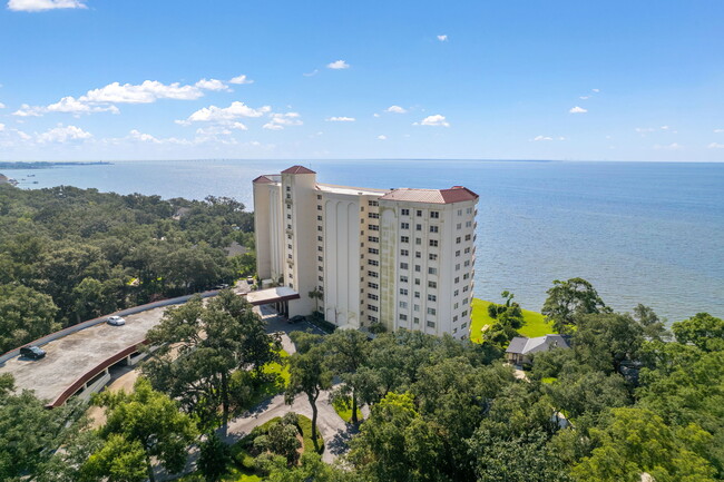 Building Photo - 615 Bayshore Dr