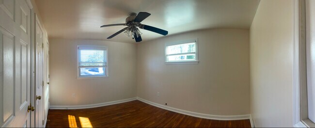 Foto del edificio - 515 Barrymore Dr