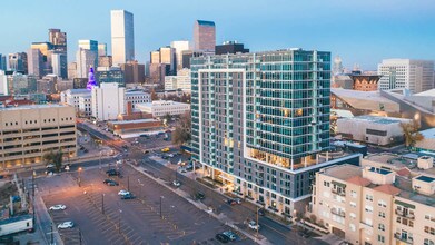 Building Photo - Eviva on Cherokee