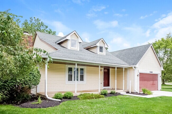 Foto del edificio - 8460 Countryside Ct