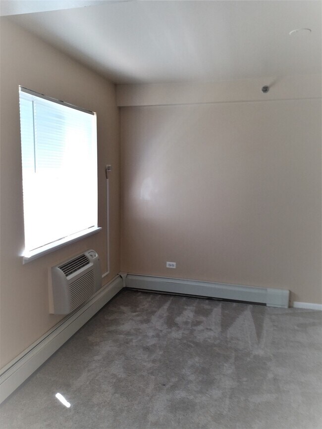 Building Photo - 1 Villa Verde Dr