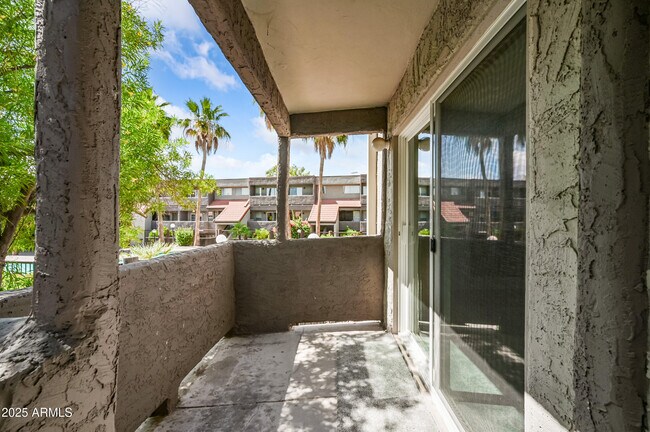 Foto del edificio - 1645 W Baseline Rd